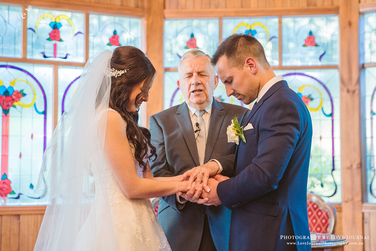 Melbourne-wedding-Photography-at-Poet's-lane-receptions